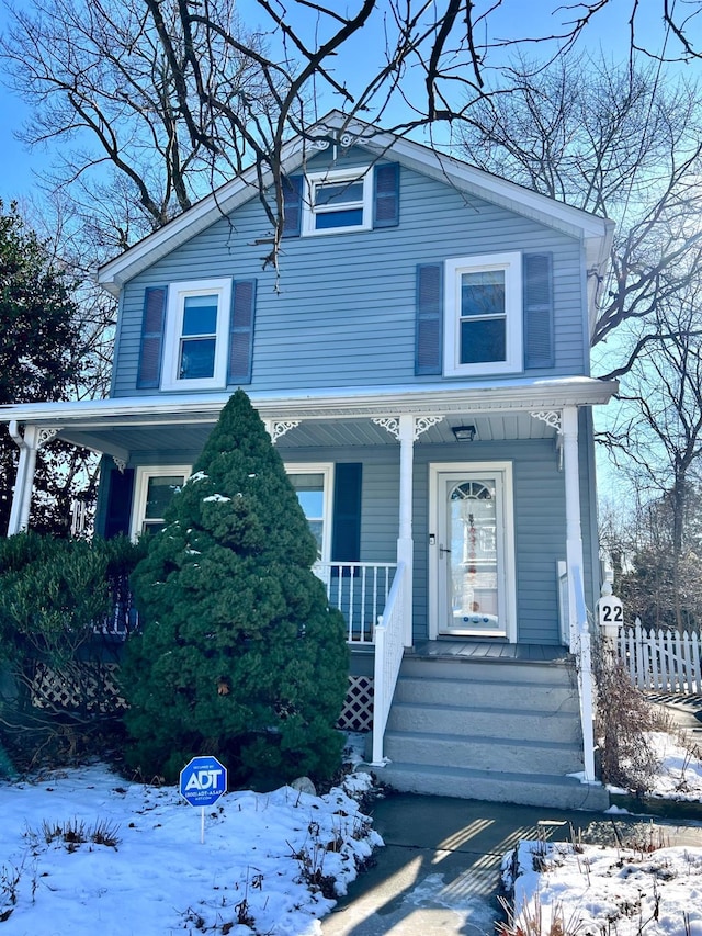 view of front of property featuring a porch