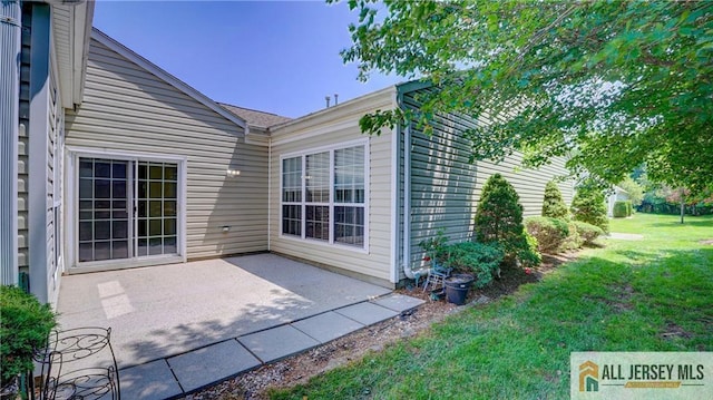 532 Waterside Blvd, Monroe, NJ 08831 - view of patio