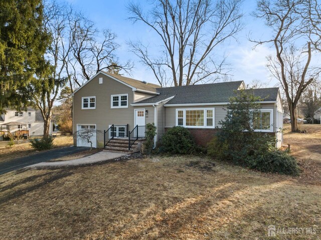 view of front of house with a garage