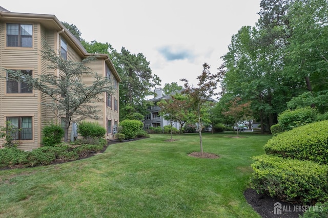 2708 Ridgefield Ct, Helmetta, NJ 08828 - view of green lawn