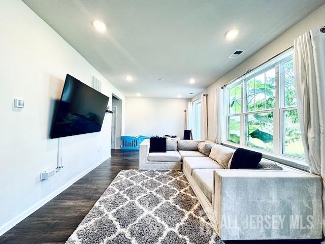 803 Greenland Sq, Highland Park, NJ 08904 - photo 7