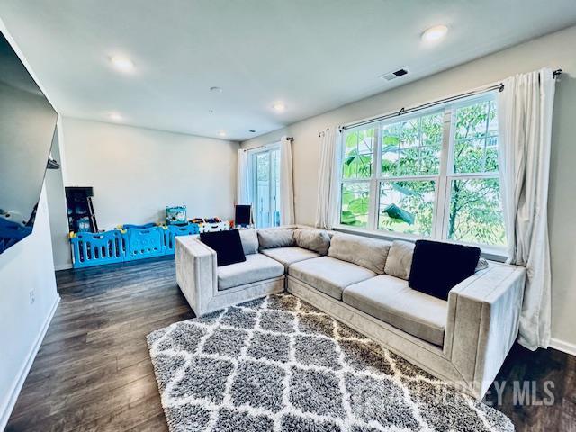 803 Greenland Sq, Highland Park, NJ 08904 - photo 3