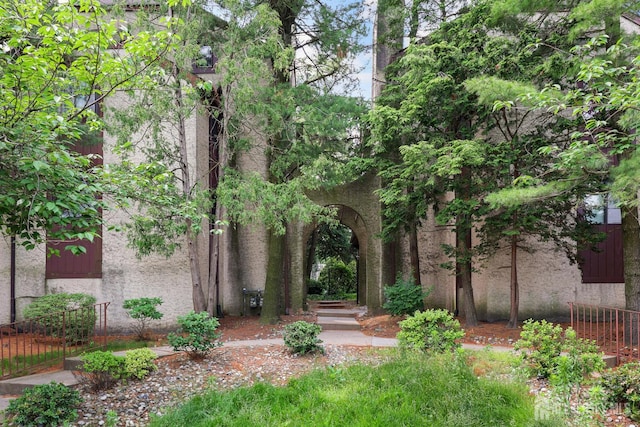 55 Smith St, Perth Amboy, NJ 08861 - view of yard
