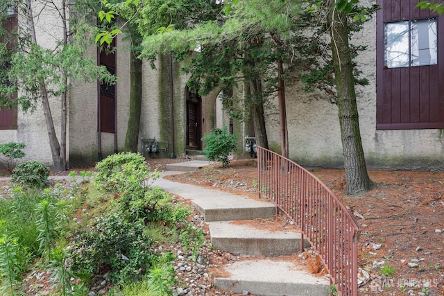 55 Smith St, Perth Amboy, NJ 08861 - entrance to property