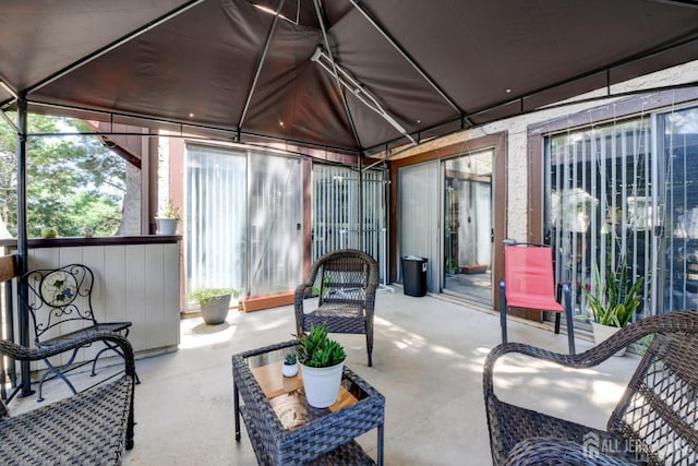 55 Smith St, Perth Amboy, NJ 08861 - sunroom with healthy amount of natural light