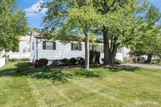 92 Maplewood Ave, Edison, NJ 08837 - view of front of home
