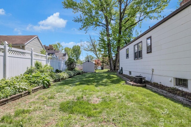 92 Maplewood Ave, Edison, NJ 08837 - view of yard with a storage shed