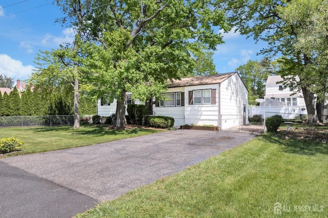 92 Maplewood Ave, Edison, NJ 08837 - view of front facade