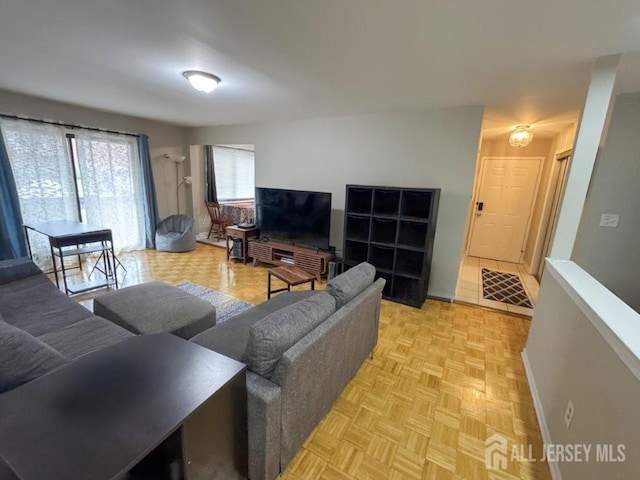 92 Beverly Hill Ter Unit D, Woodbridge Proper, NJ 07095 - living area featuring baseboards