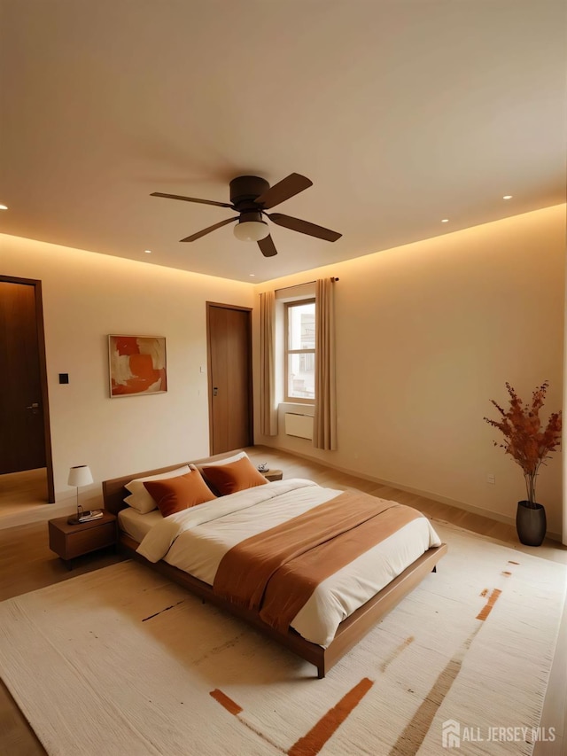 bedroom with recessed lighting, baseboards, and a ceiling fan