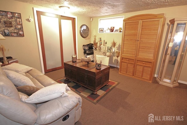 54 Highview Dr, Woodbridge Proper, NJ 07095 - living area featuring a textured ceiling and carpet