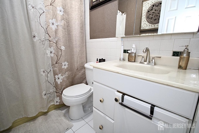 54 Highview Dr, Woodbridge Proper, NJ 07095 - full bath featuring vanity, tile walls, tile patterned floors, and tasteful backsplash