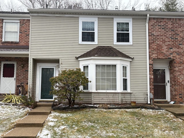 12 Excalibur Ct, Old Bridge, NJ 08857 - townhome / multi-family property featuring entry steps and brick siding