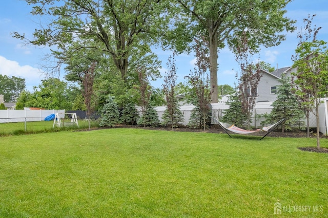 40 Cambridge Rd, Edison, NJ 08817 - view of yard