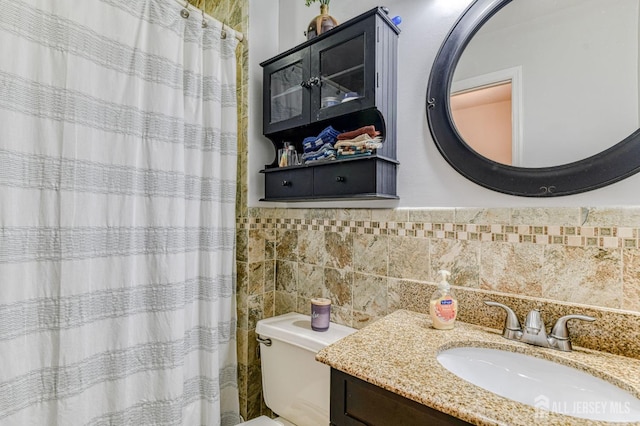 16 Jeanette Ct Unit 293, Jamesburg, NJ 08831 - full bathroom with vanity, tile walls, and a shower with shower curtain