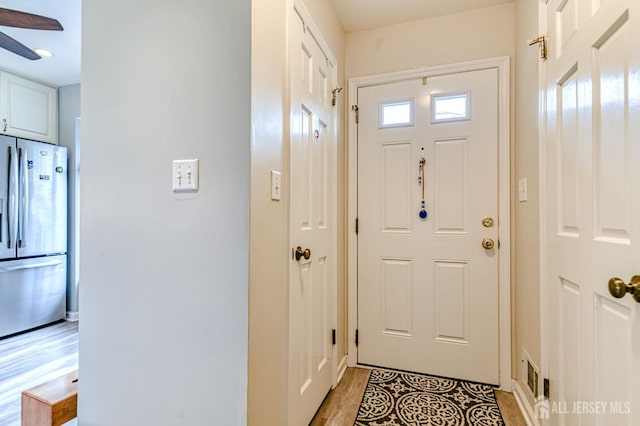 16 Jeanette Ct Unit 293, Jamesburg, NJ 08831 - entrance foyer featuring ceiling fan and light wood-style floors
