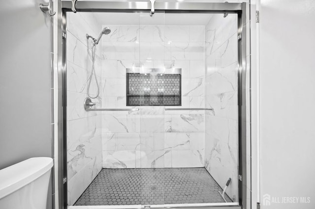70 Lexington Cir, Old Bridge, NJ 07747 - full bathroom with a stall shower and toilet