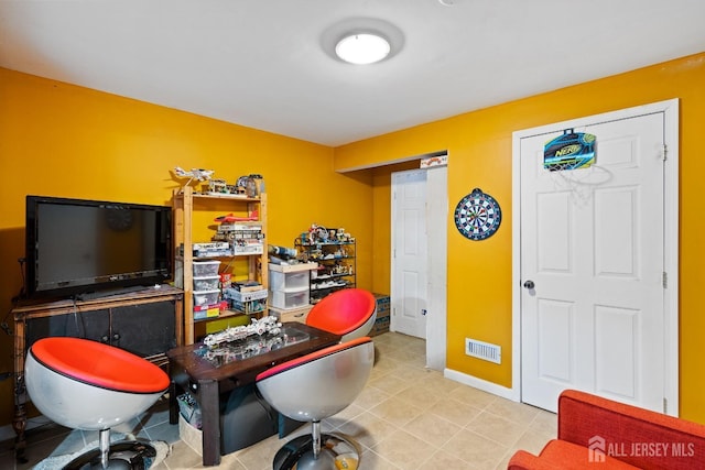 3 Wood Acres Dr, North Brunswick, NJ 08902 - home office with baseboards