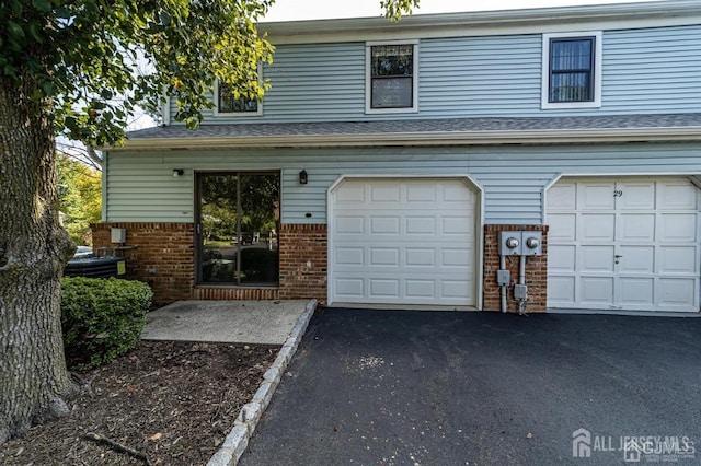 31 Aspen Dr, North Brunswick, NJ 08902 - photo 1