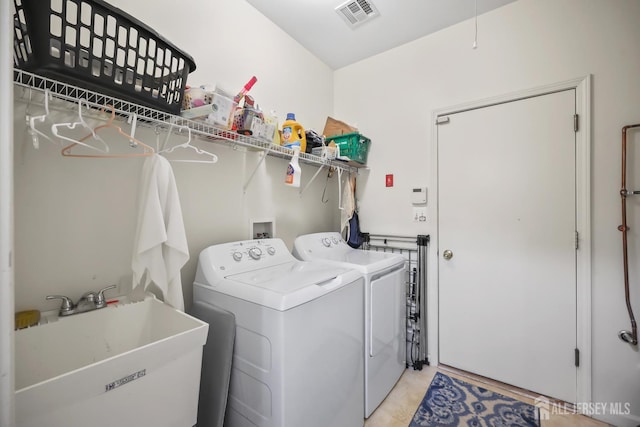 4 Holly Manor Ct, Helmetta, NJ 08828 - laundry area featuring washer and clothes dryer