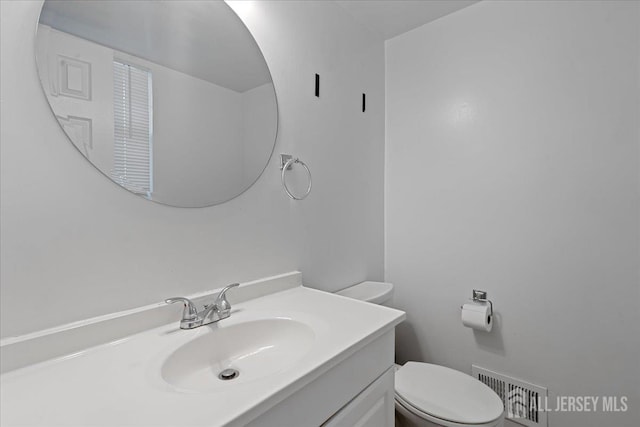 450 Saint Giles Ct, Franklin Twsp, NJ 08873 - half bathroom with toilet and vanity