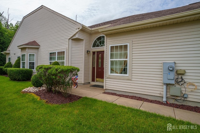 263 Valencia Dr, Monroe, NJ 08831 - view of front of property with a front yard