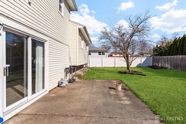 view of yard with a patio area