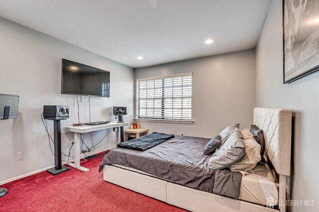 bedroom with carpet flooring