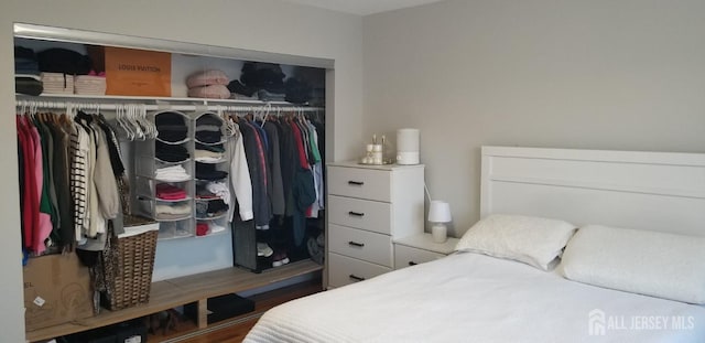 bedroom featuring a closet