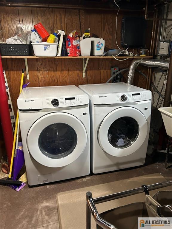 5 Serviss Ave, East Brunswick, NJ 08816 - washroom with washer and dryer