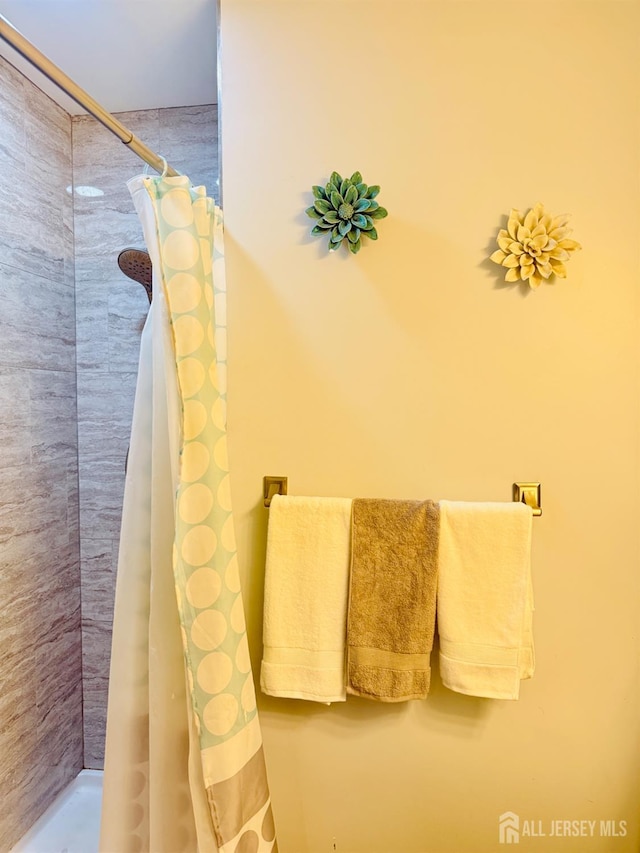 45 Marina View Dr, Sewaren, NJ 07077 - bathroom featuring a tile shower