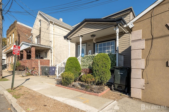 view of front of house featuring covered porch