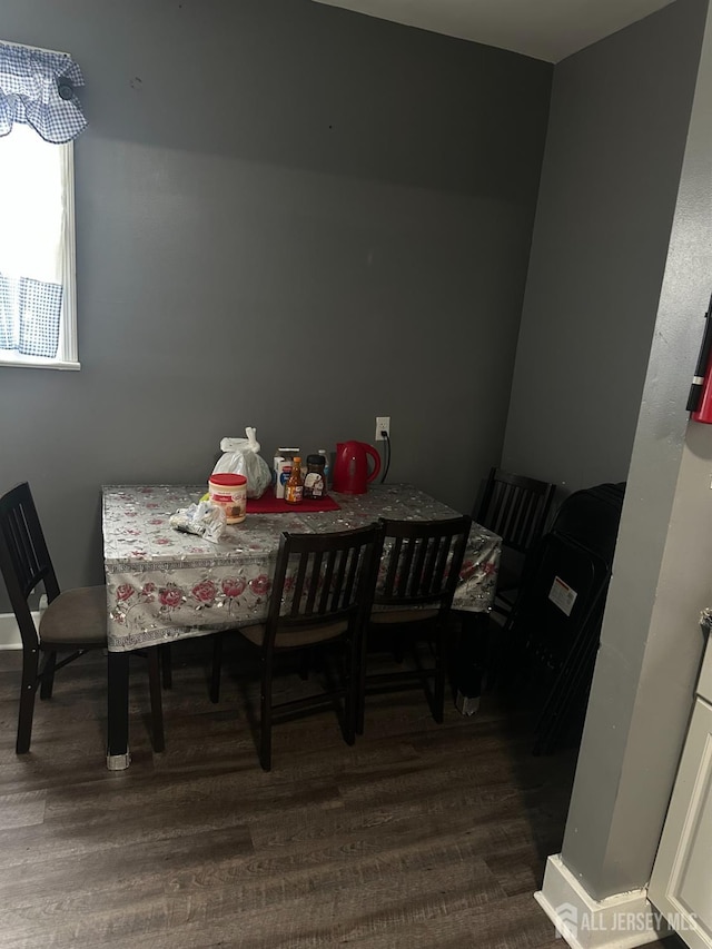 262 Hale St, New Brunswick, NJ 08901 - dining room with wood finished floors