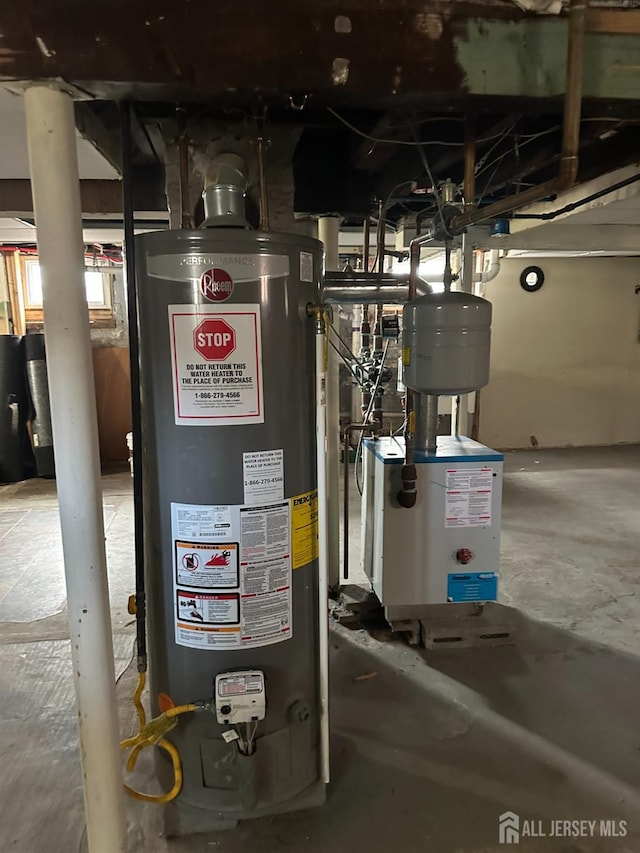 262 Hale St, New Brunswick, NJ 08901 - utilities with water heater