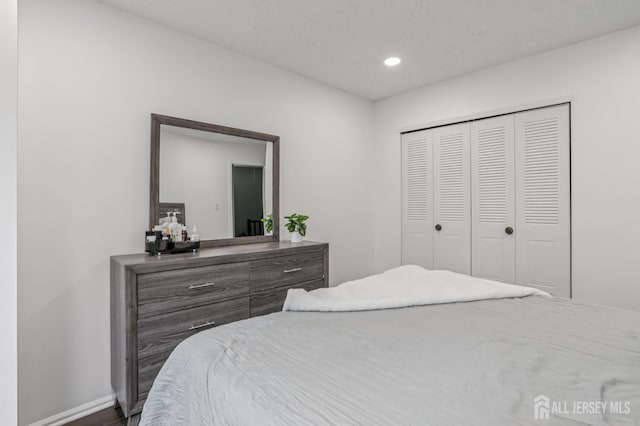 91 Pear Tree Ln, Franklin, NJ 08823 - bedroom with a closet and recessed lighting