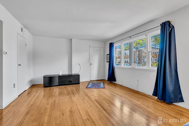 199 Evergreen Rd Unit 6A, Edison, NJ 08837 - unfurnished room with light wood finished floors