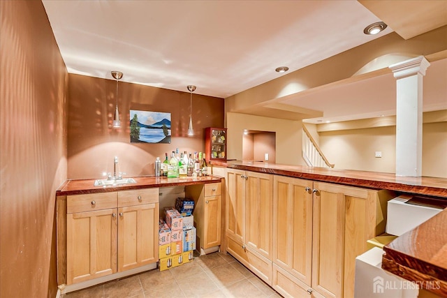 8 Renee Ct, Edison, NJ 08820 - indoor wet bar featuring light tile patterned floors and hanging light fixtures