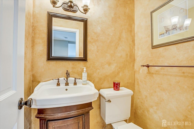 8 Renee Ct, Edison, NJ 08820 - half bath featuring toilet and vanity