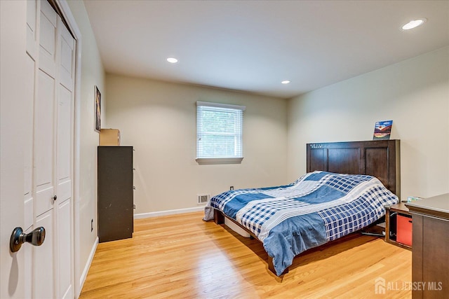 8 Renee Ct, Edison, NJ 08820 - bedroom featuring light wood-type flooring, baseboards, a closet, and recessed lighting