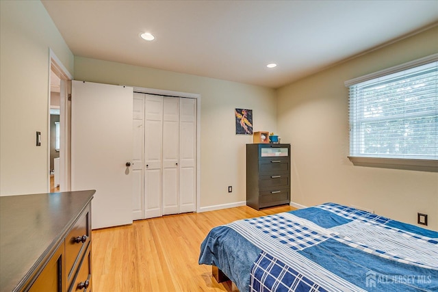 8 Renee Ct, Edison, NJ 08820 - bedroom featuring light wood-style flooring, a closet, recessed lighting, and baseboards