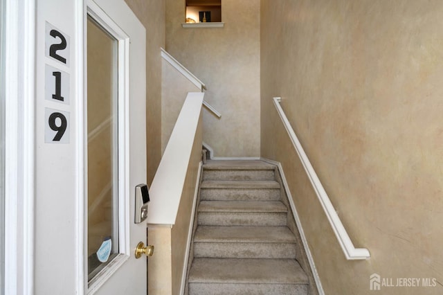219 Vasser Dr, Piscataway, NJ 08854 - view of staircase