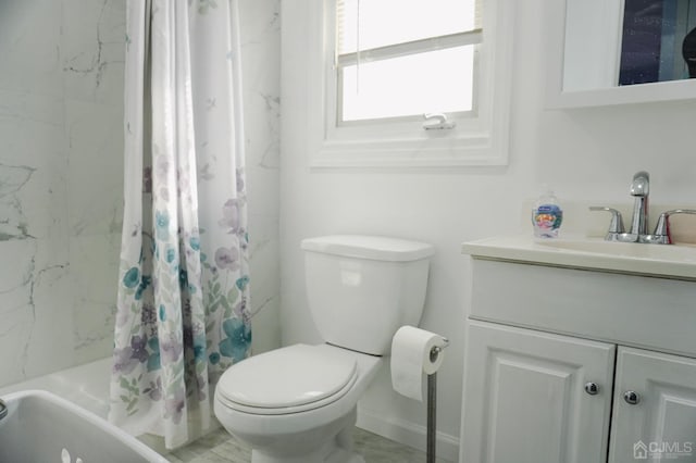 full bathroom featuring vanity, toilet, and shower / bath combo