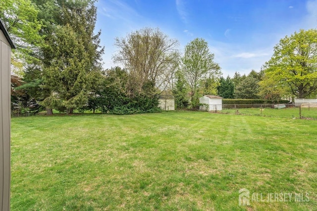 82 Hauser Ave, Hamilton, NJ 08620 - view of yard