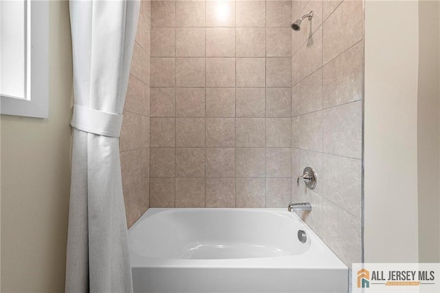 15 Galerie Ct, Monroe, NJ 08831 - full bathroom featuring shower / tub combo with curtain