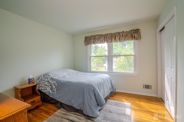 5 Wetherhill Way S, Brunswick, NJ 08810 - bedroom featuring wood finished floors and baseboards