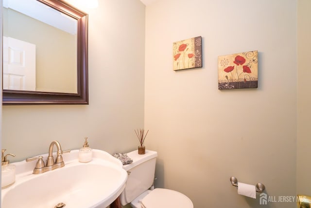 5 Wetherhill Way S, Brunswick, NJ 08810 - bathroom featuring a sink and toilet