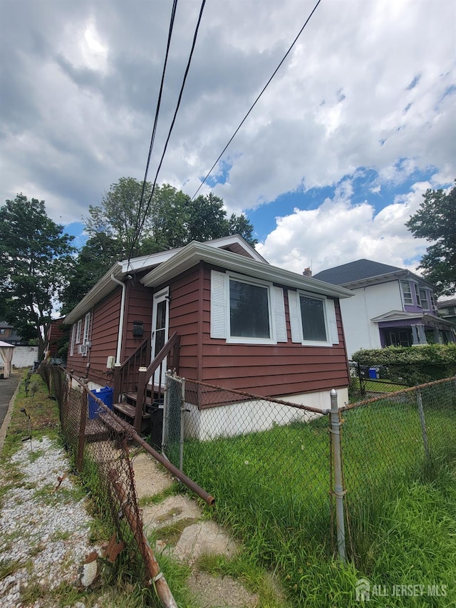 13 Lanark Ave, Newark, NJ 07106 - photo 2