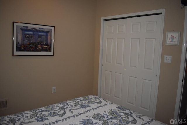 bedroom featuring a closet