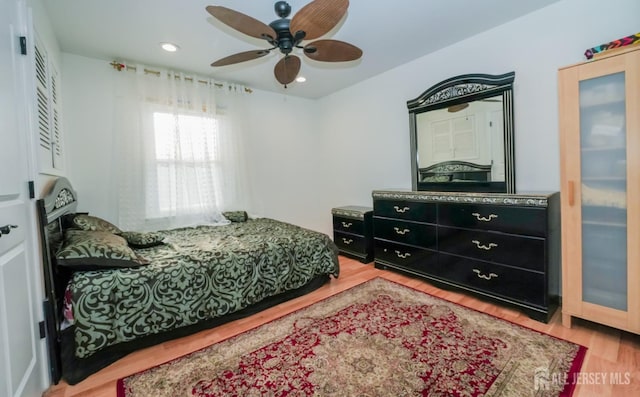 340 Park Ave, Old Bridge, NJ 08857 - bedroom with wood finished floors, a ceiling fan, and recessed lighting