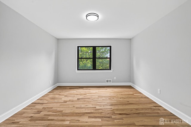 5902 N Oaks Blvd N, North Brunswick, NJ 08902 - photo 18